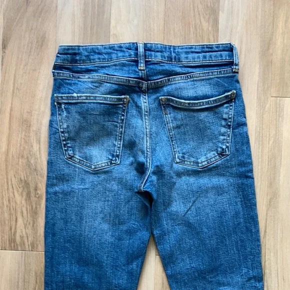 Zara jean with some distressing and stretch size 4 - Picture 7 of 14